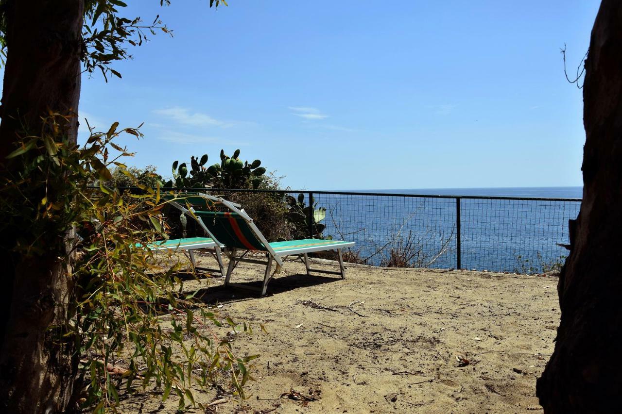 Riviera Degli Eucalipti - Cottage In Riva Al Mare Acireale Εξωτερικό φωτογραφία
